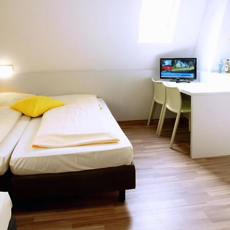 Colour Hotel Frankfurt am Main Rum bild